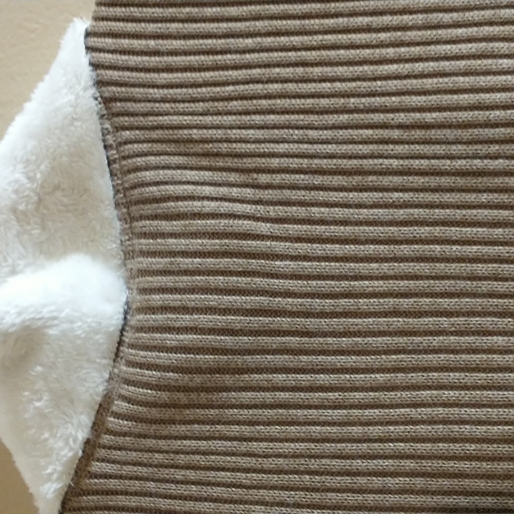 Sweater - Picture 6 of 7